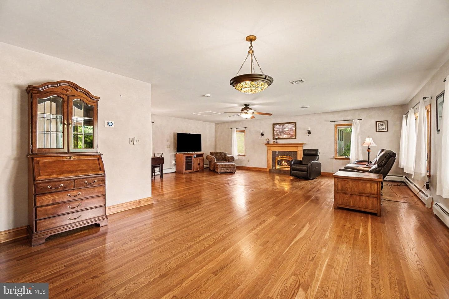 302 Robin Road photo 3