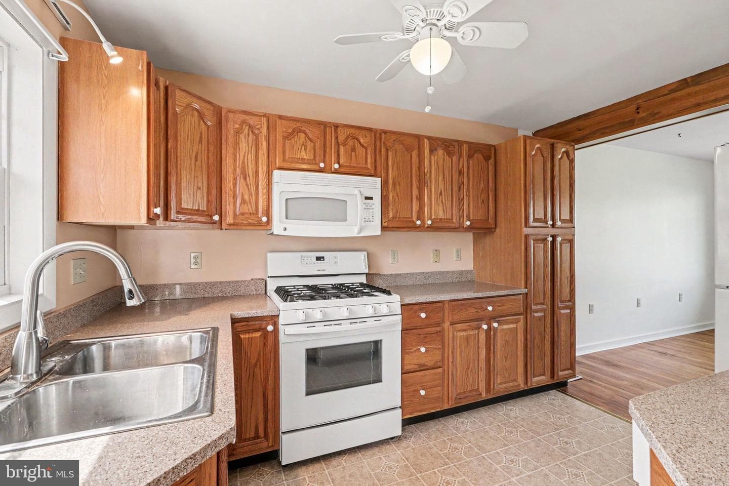 100 Nissley Drive photo 9