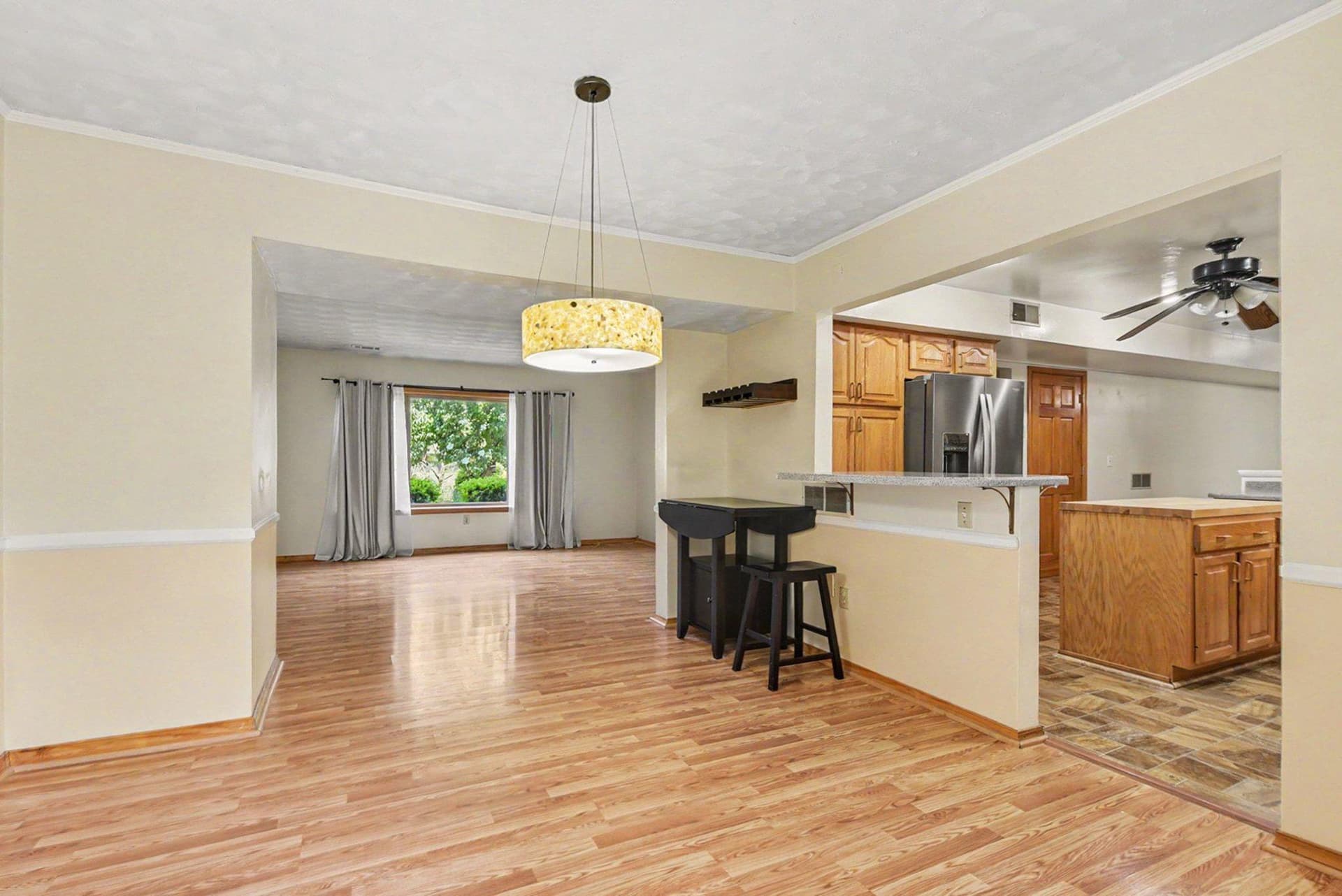 992 Martin Lane photo 12
