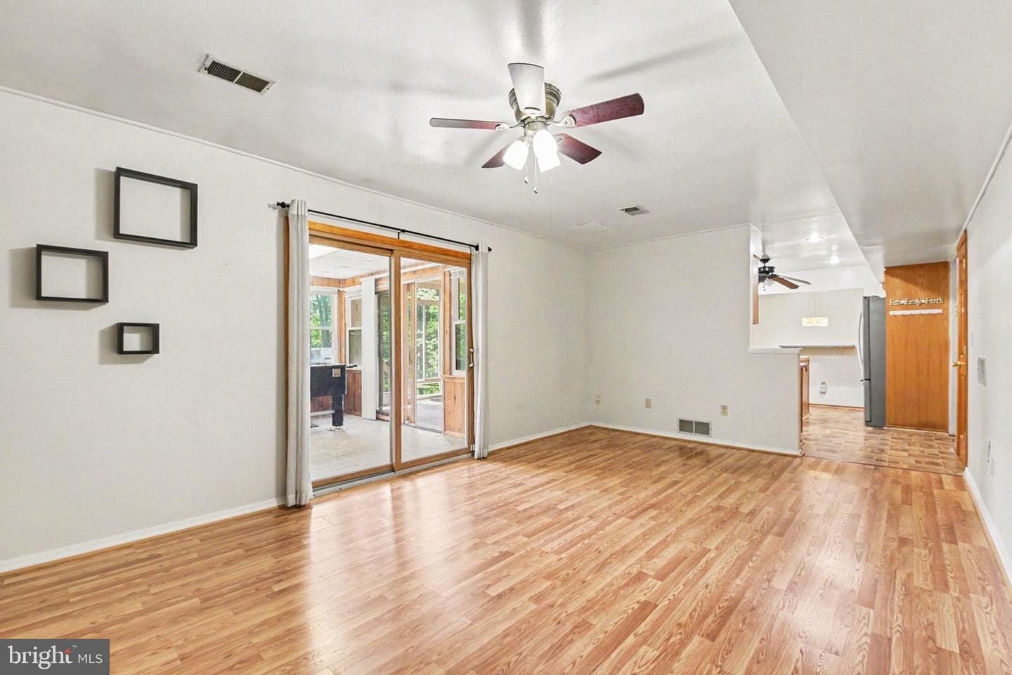 992 Martin Lane photo 15