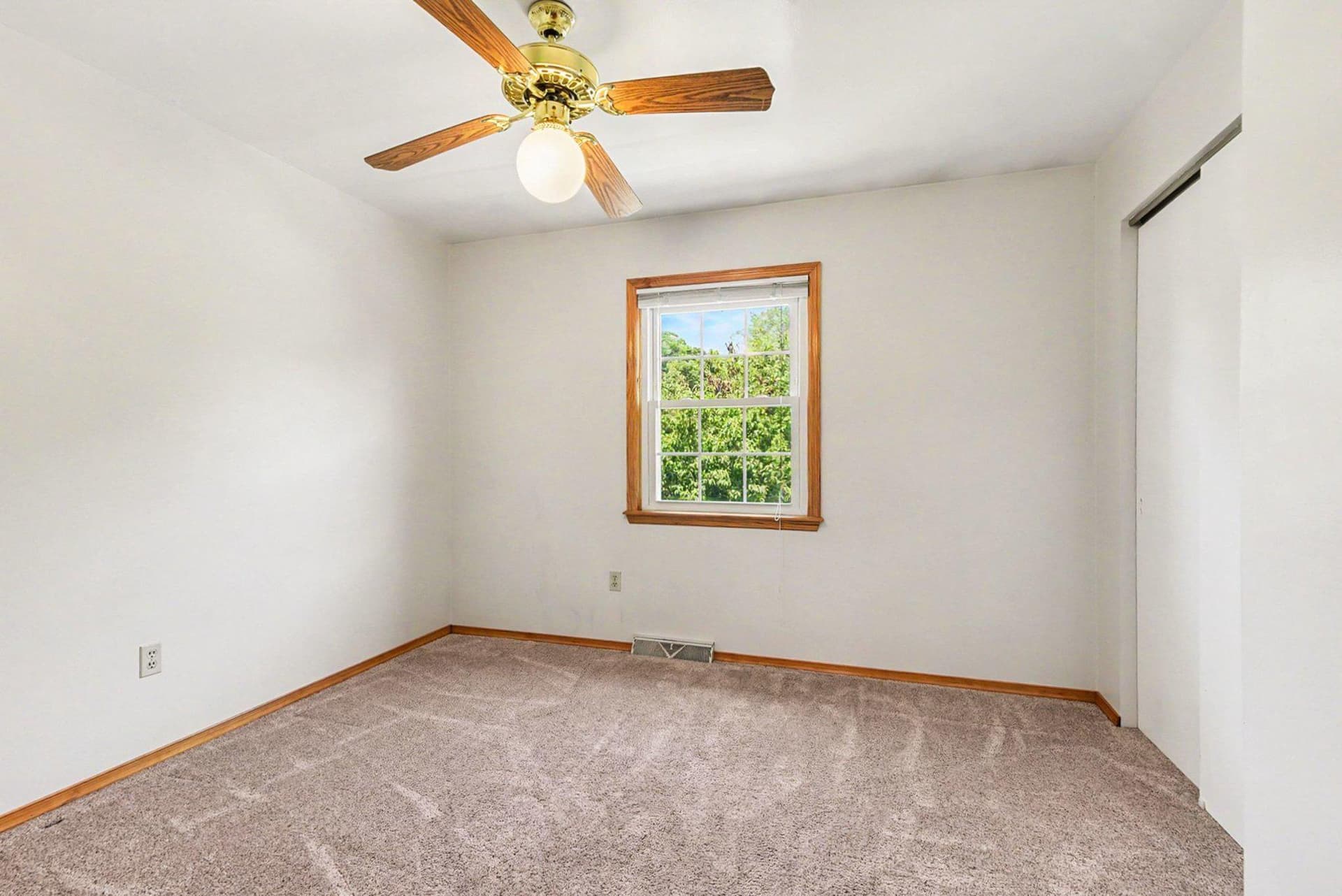 992 Martin Lane photo 26