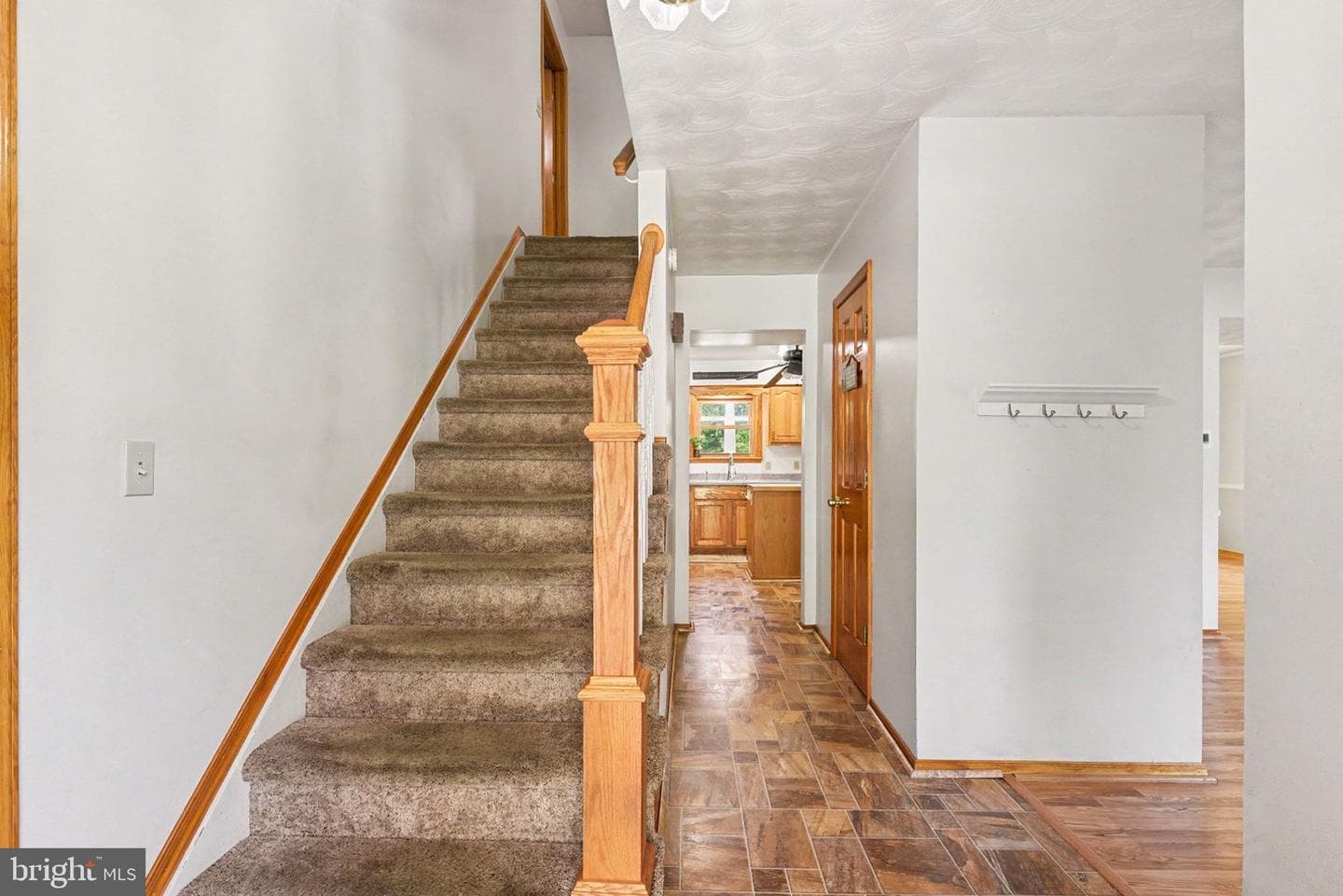 992 Martin Lane photo 5