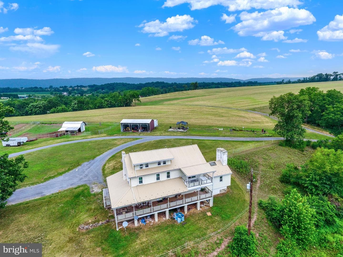 267 Hobby Horse Lane, Millersburg