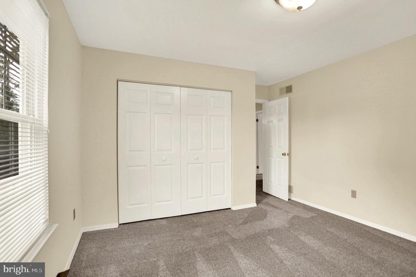 609 Lancaster Avenue photo 29