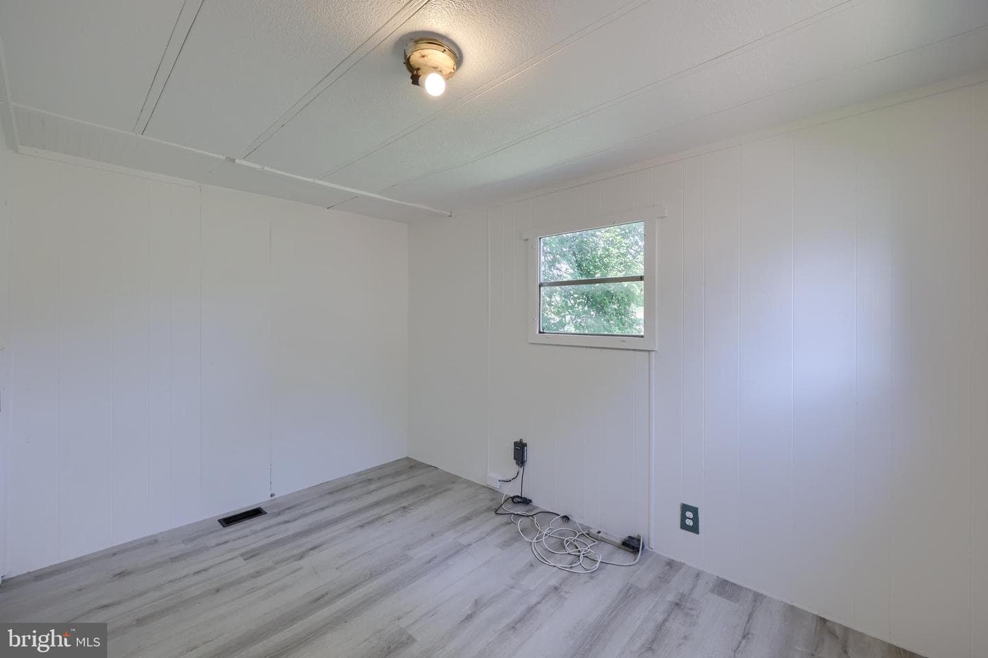 410 Willow Street photo 8