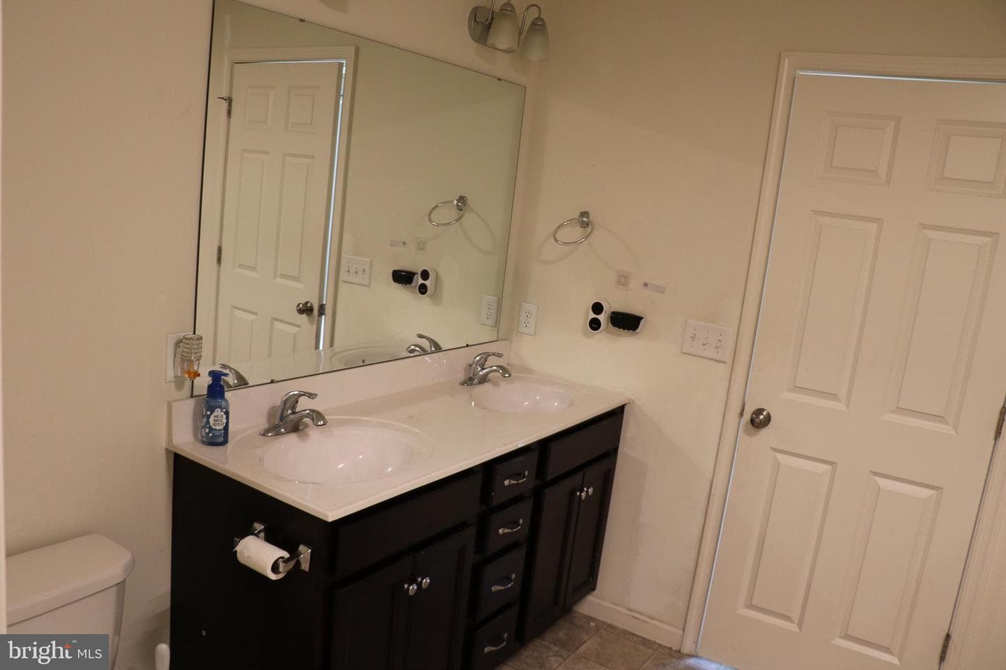 803 Anthony Drive photo 18