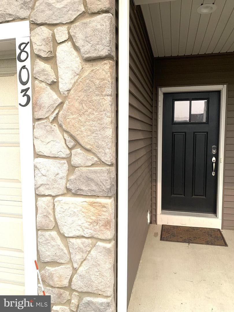 803 Anthony Drive photo 3