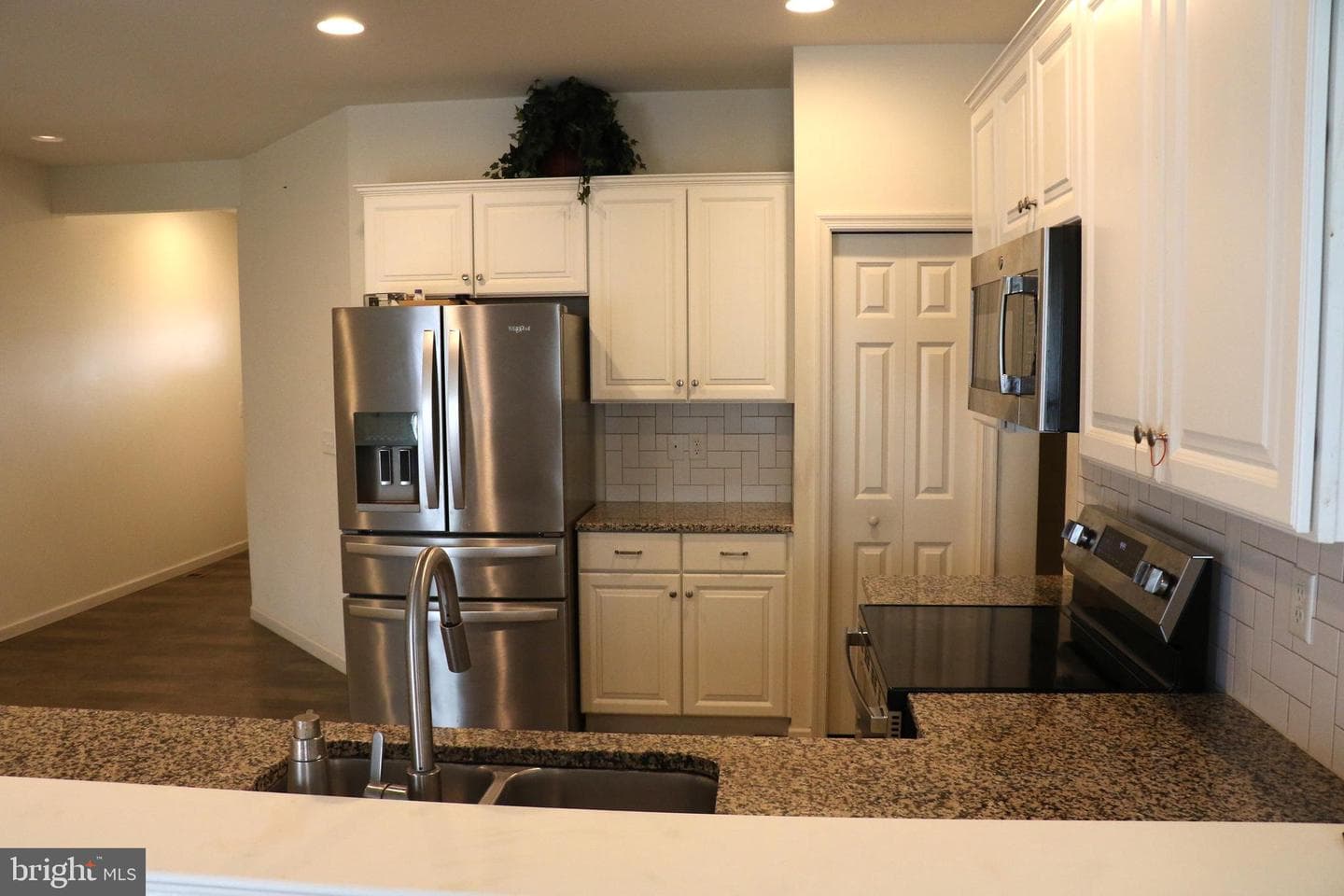 803 Anthony Drive photo 5