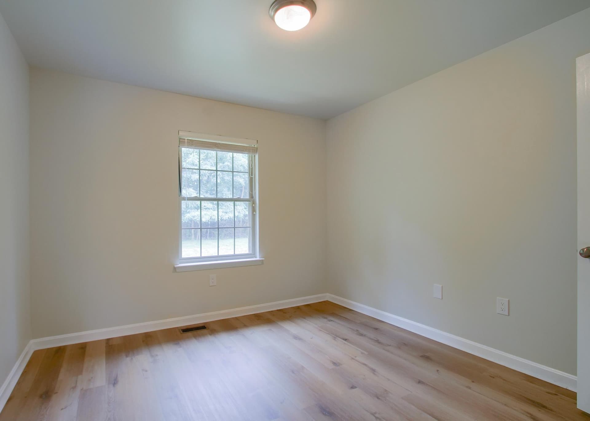 630 Glenbrook Drive photo 17