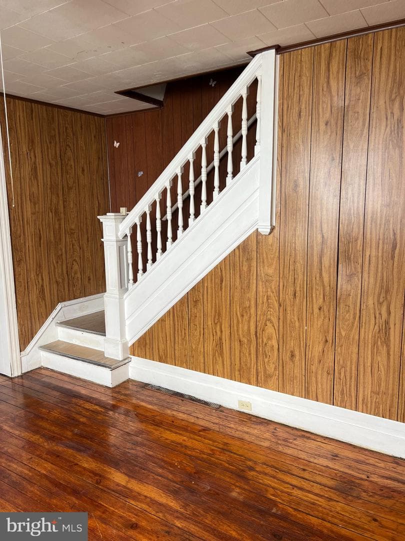 2042 Berryhill Street photo 7