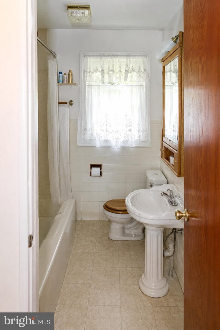 565 Lebo Street photo 17