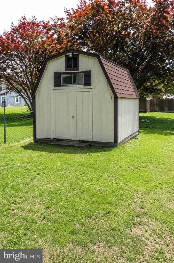 565 Lebo Street photo 27