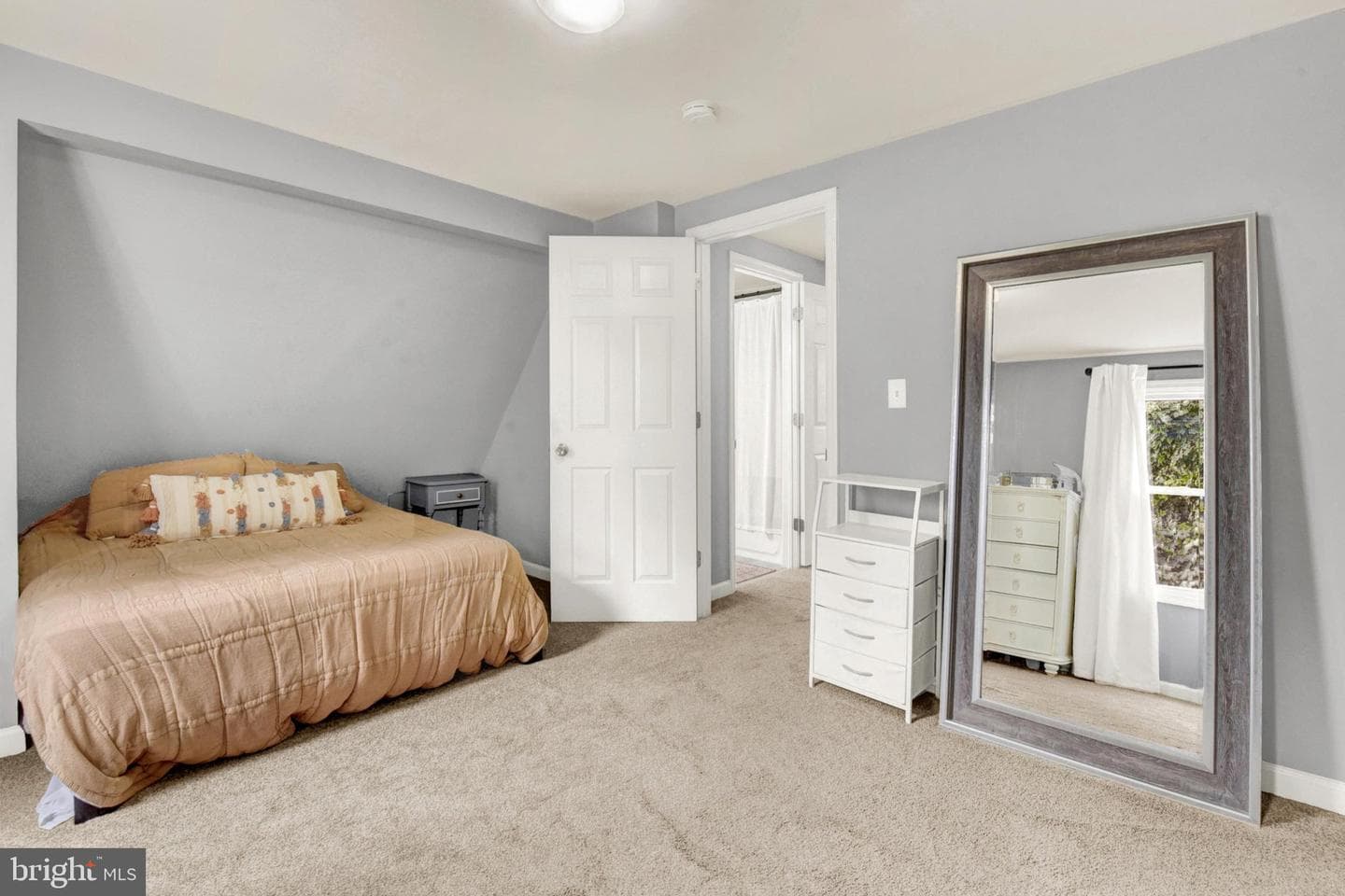 227 S Madison Street photo 19
