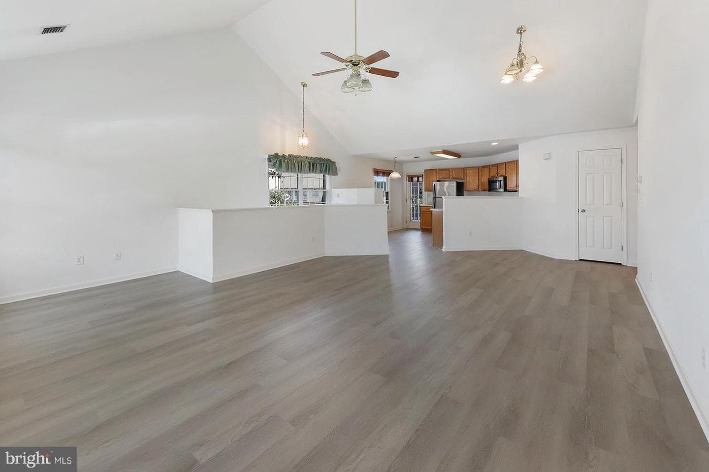 4545 Deer Path Road photo 9