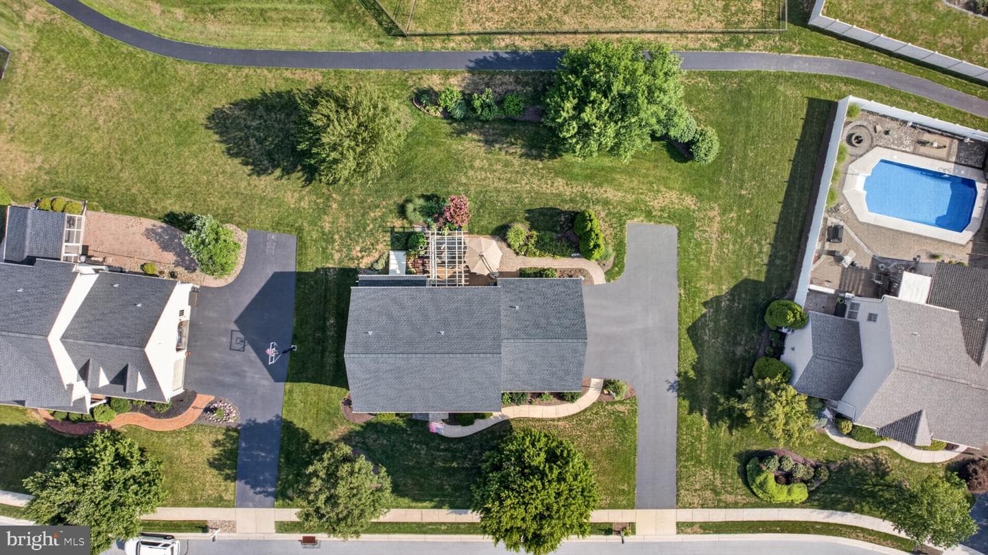 7668 Aynlee Way photo 5