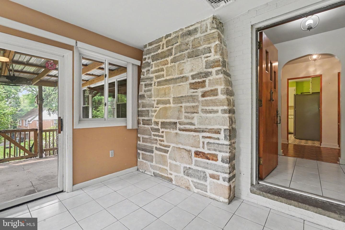 210 Greenwood Court photo 17
