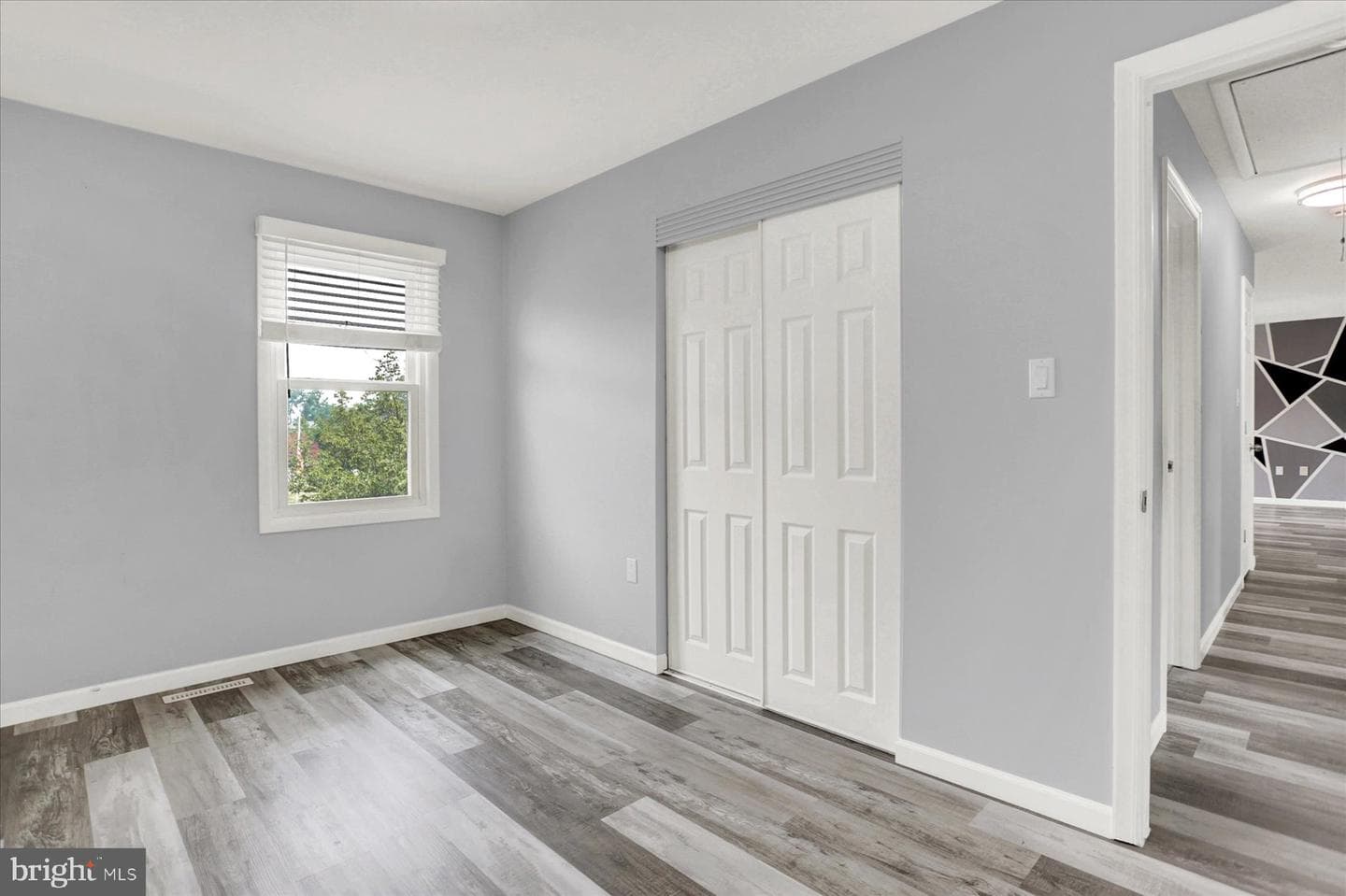 6255 Warren Avenue photo 14