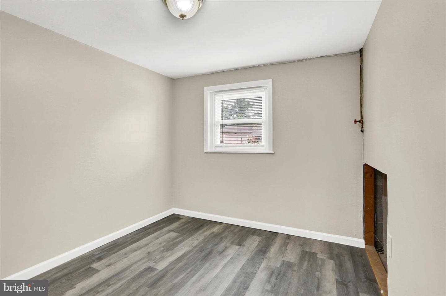 6255 Warren Avenue photo 20