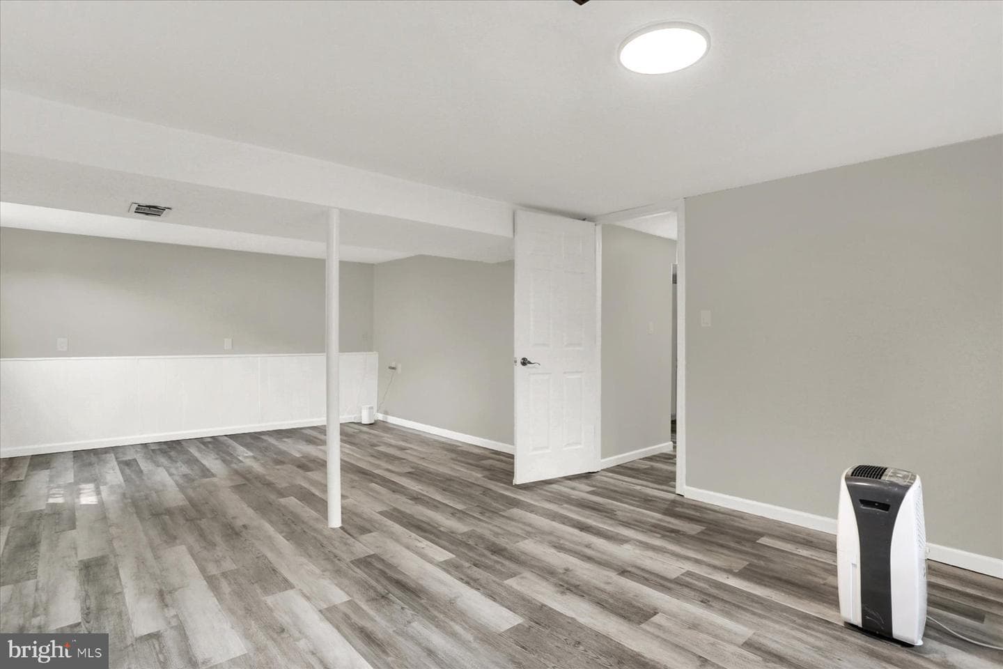 6255 Warren Avenue photo 24