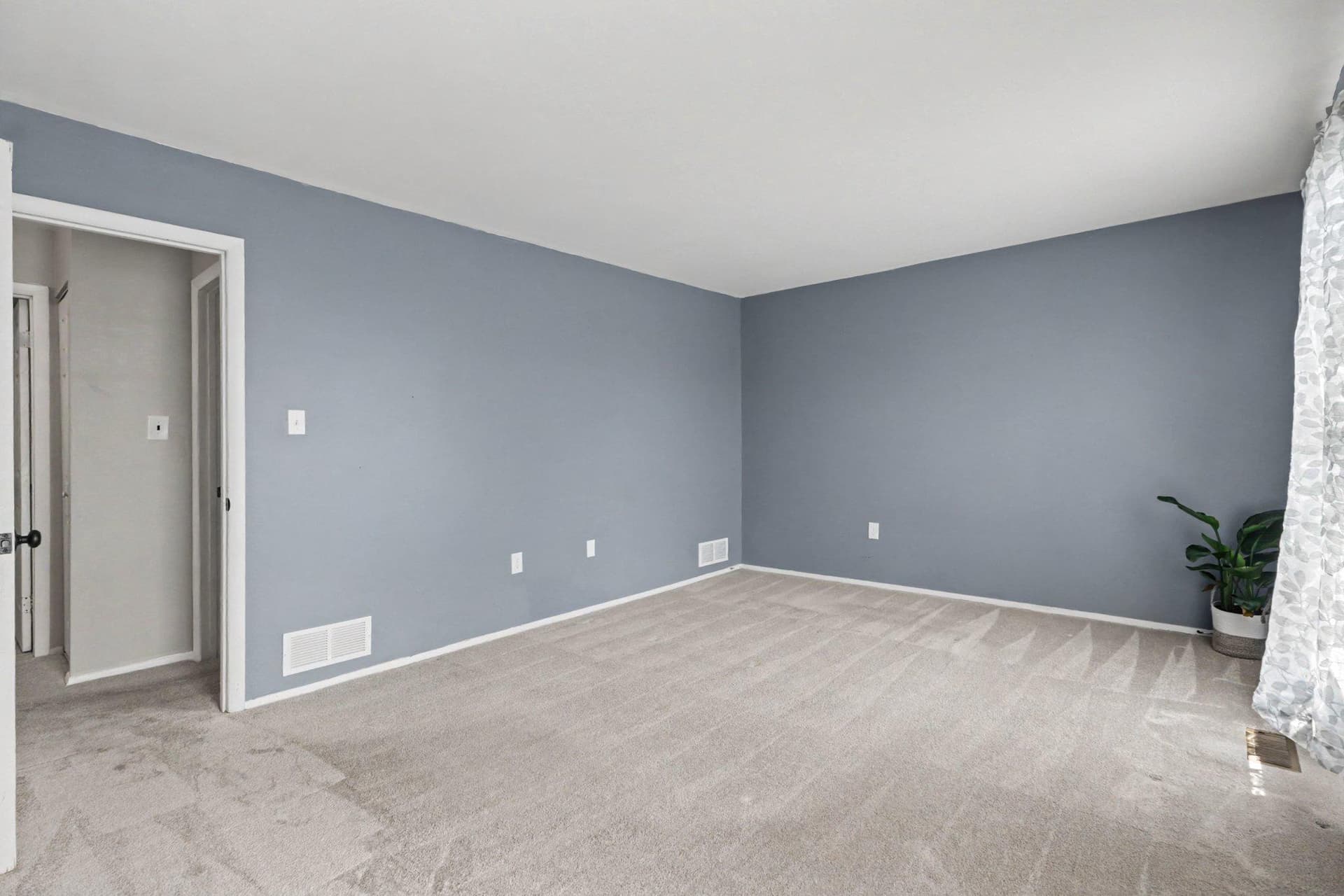 122 Huntley Drive photo 16