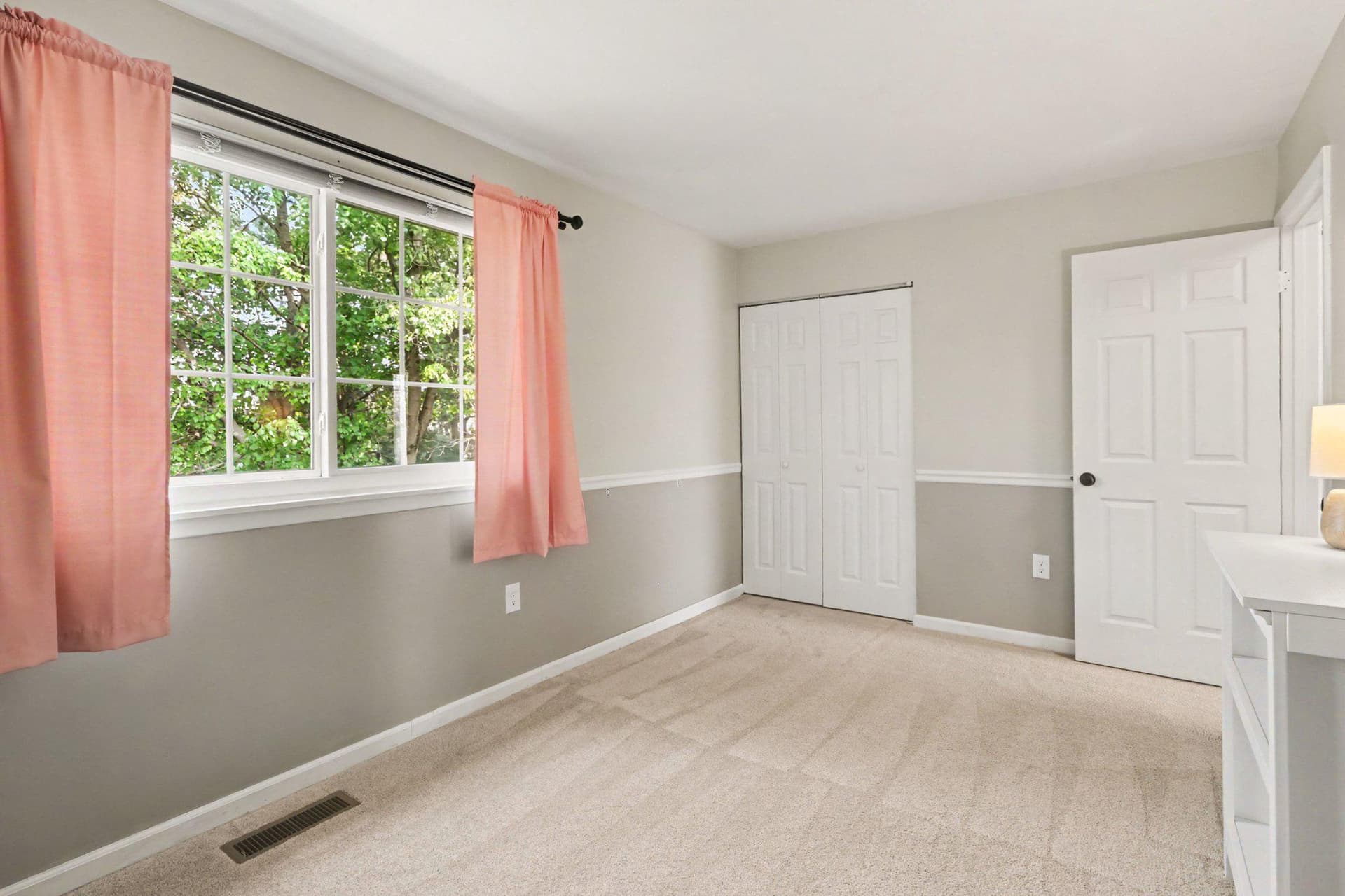 122 Huntley Drive photo 20