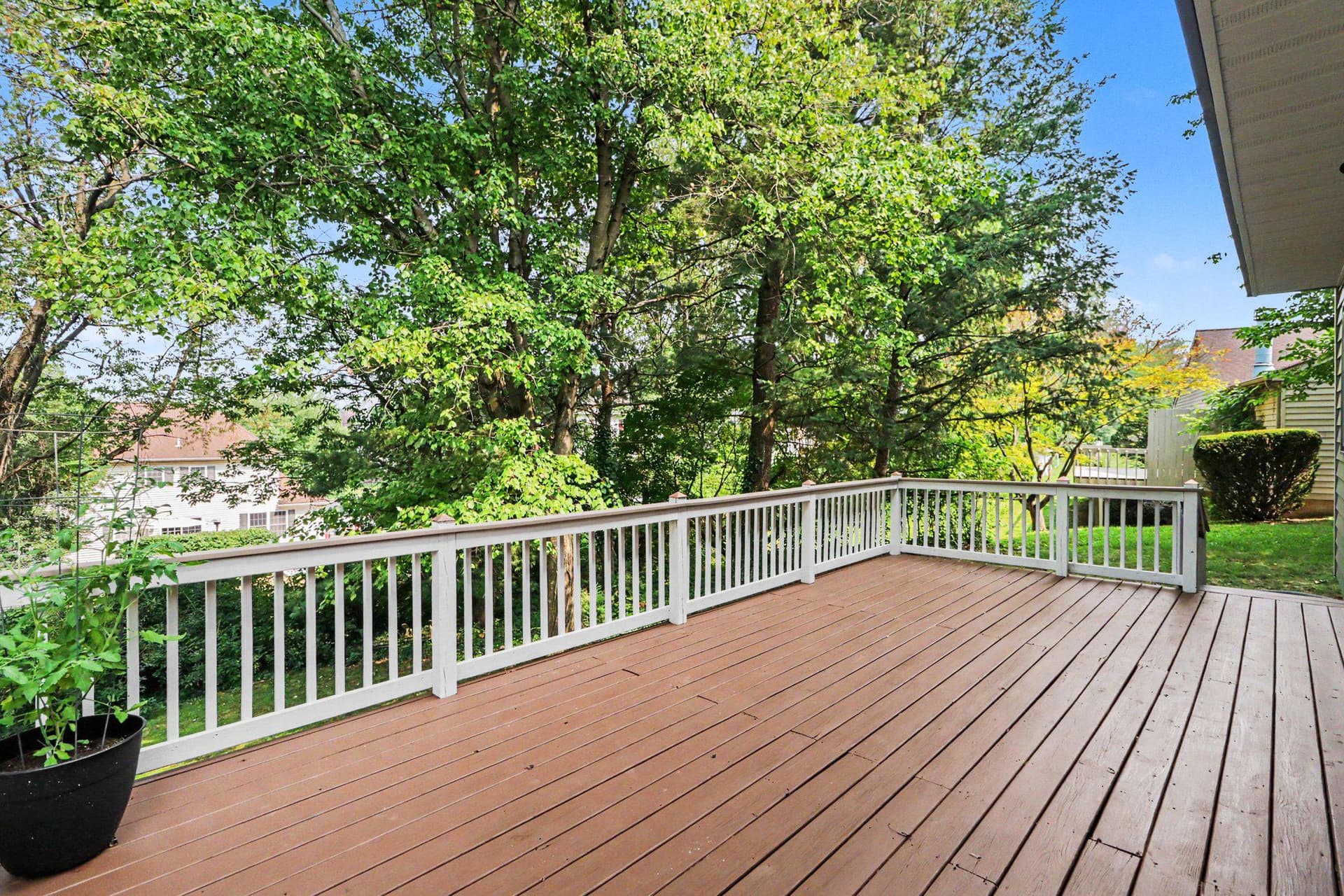 122 Huntley Drive photo 22