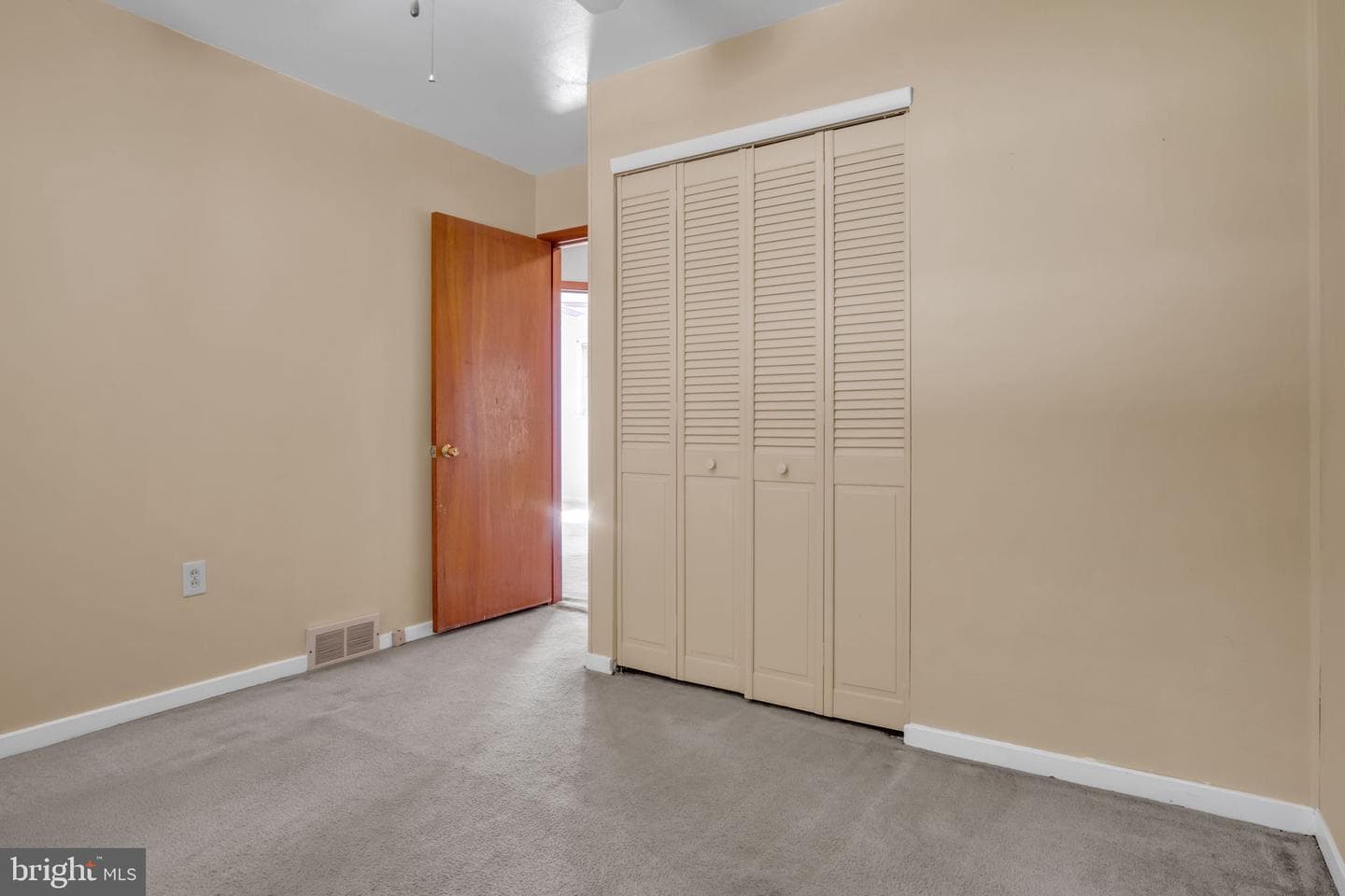 5 James Street photo 21