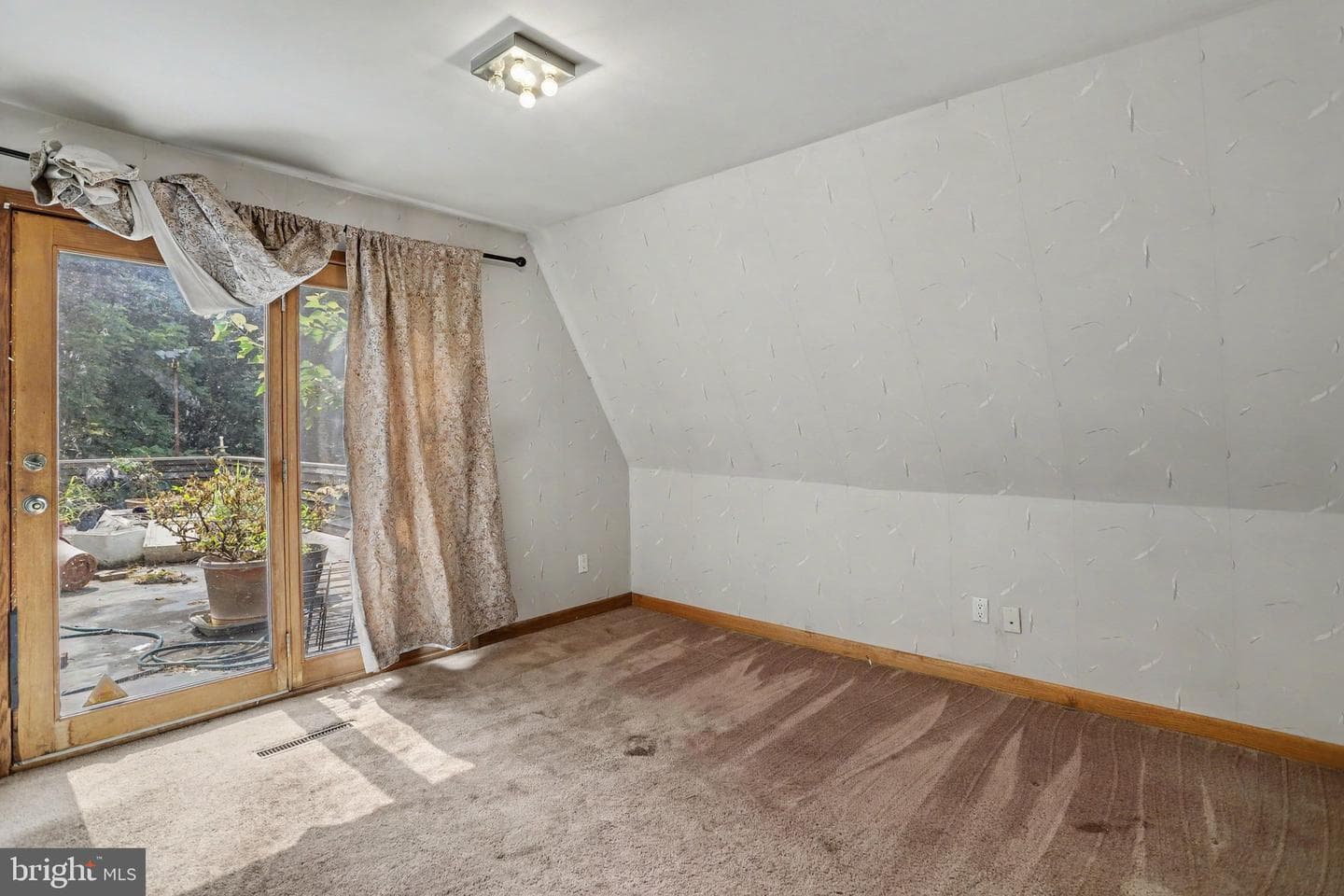 299 Mushroom Hill Road photo 9