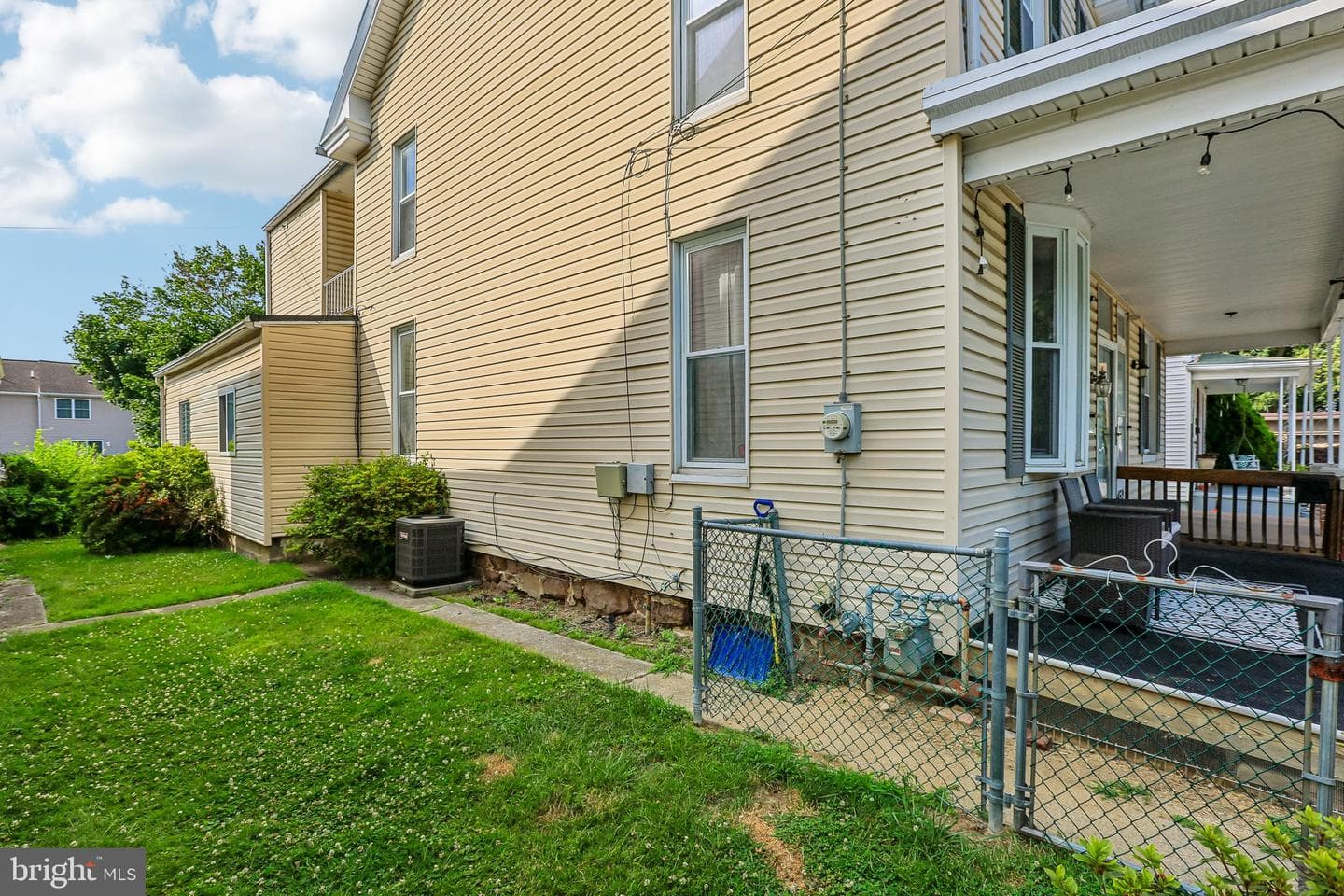 2450 Elm Street photo 4
