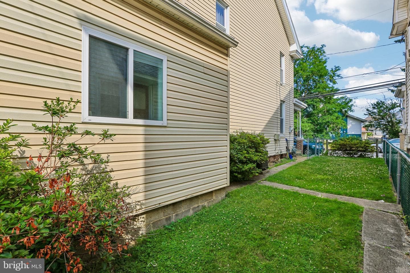 2450 Elm Street photo 5