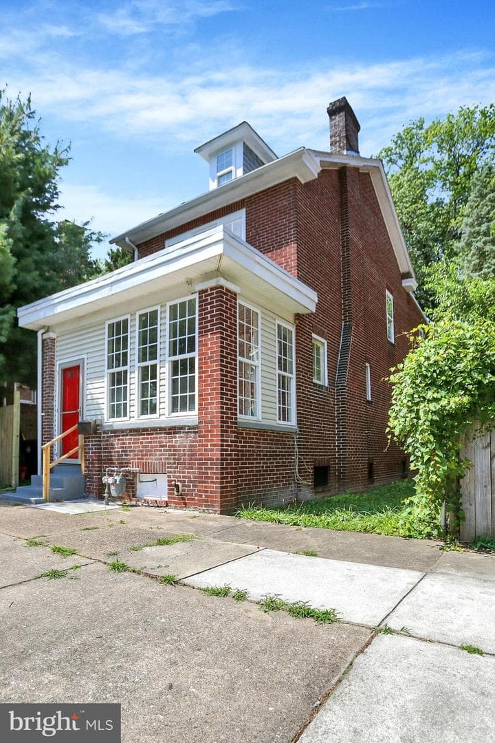 2708 Lexington Street photo 2