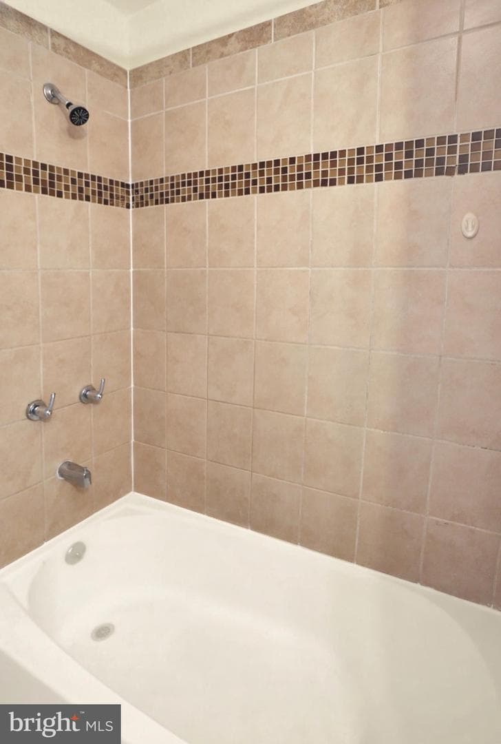 2708 Lexington Street photo 23