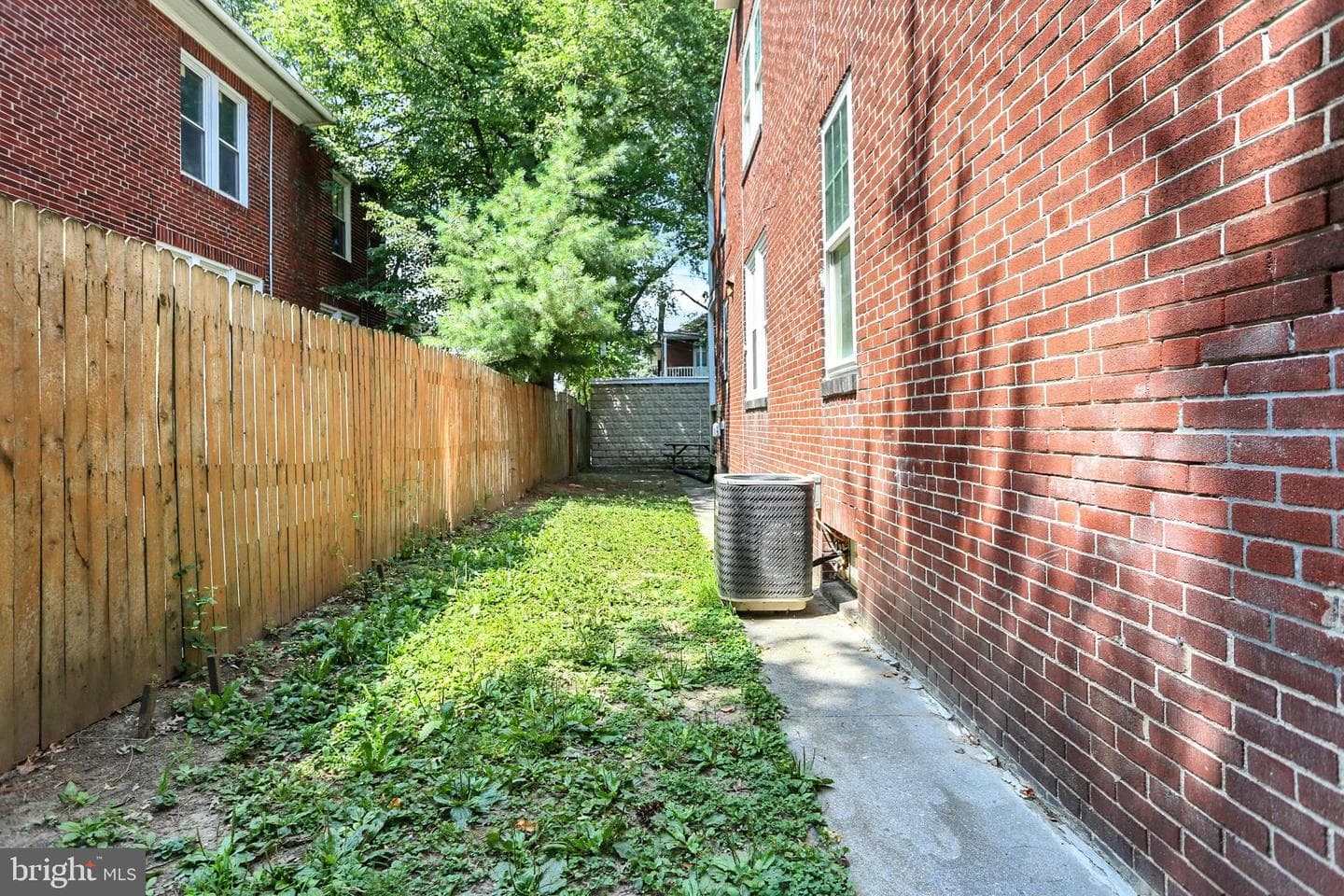 2708 Lexington Street photo 35