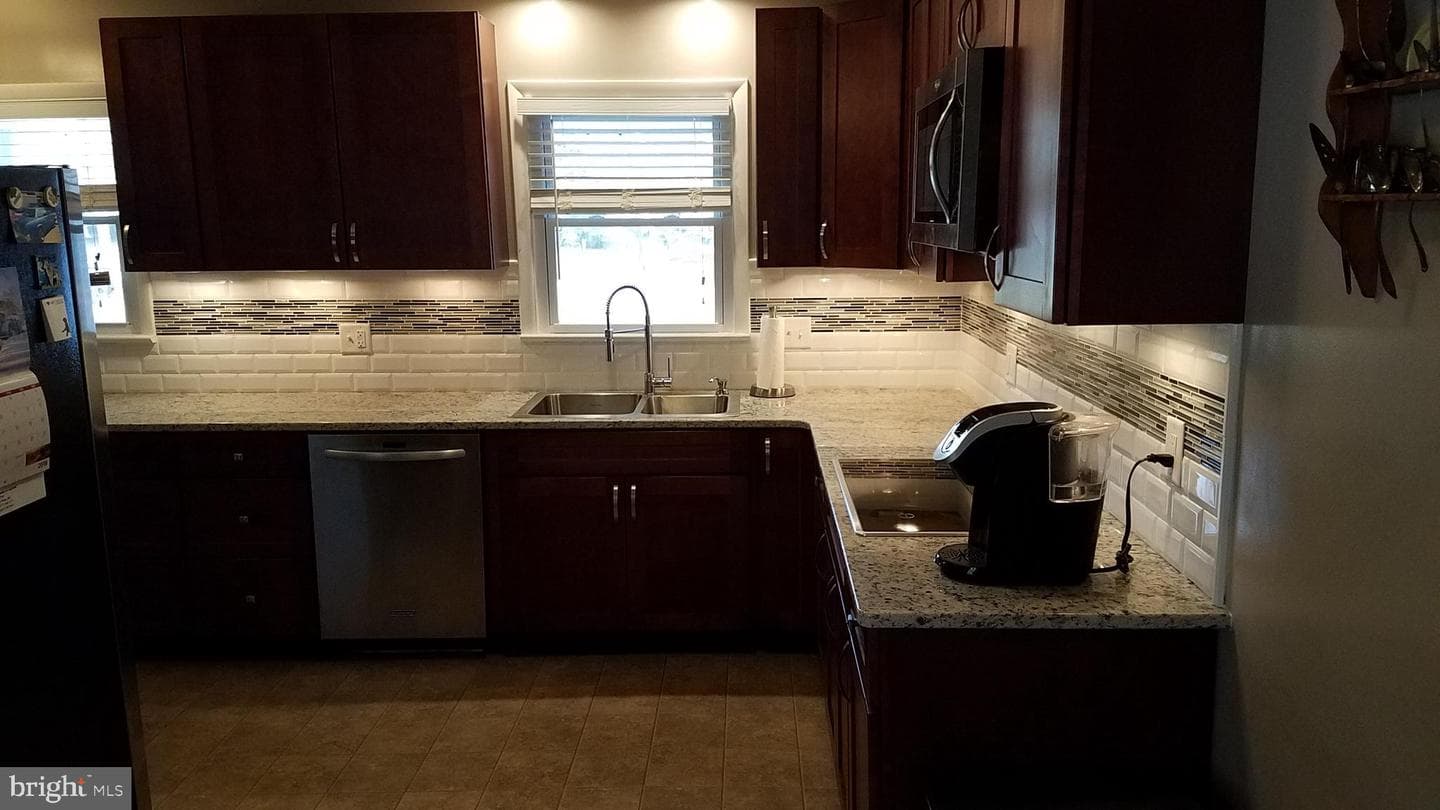 1508 Crestmont Drive photo 6