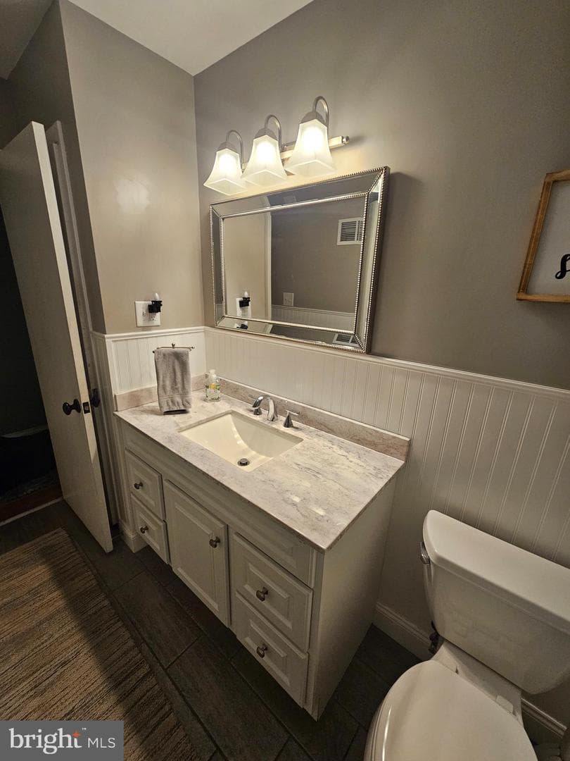 1508 Crestmont Drive photo 9