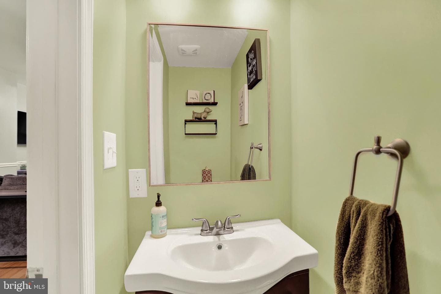 222 Reily Street photo 8