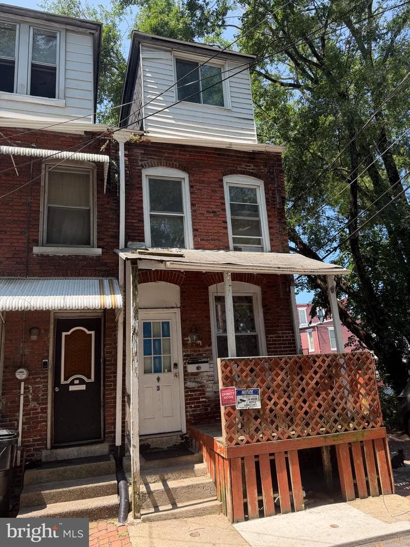 310 Nectarine Street