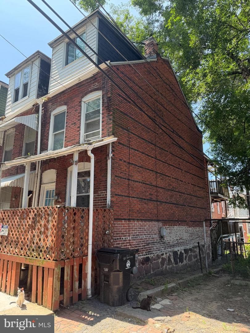 310 Nectarine Street photo 2
