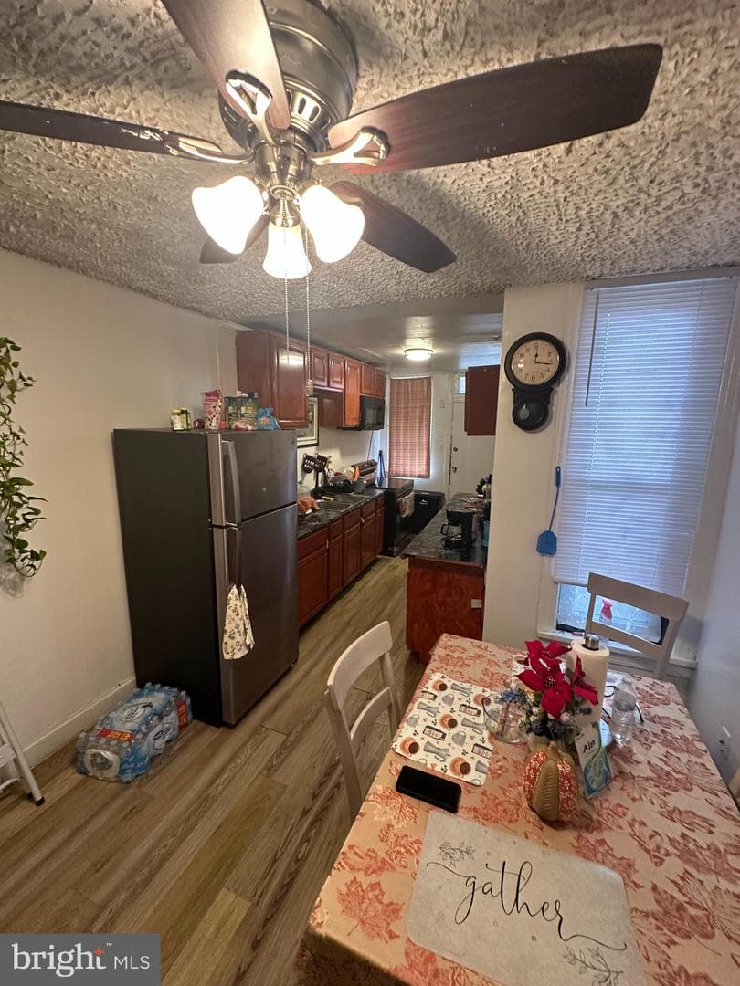 310 Nectarine Street photo 6