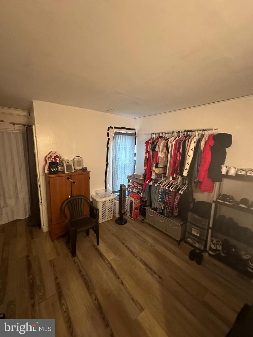310 Nectarine Street photo 8