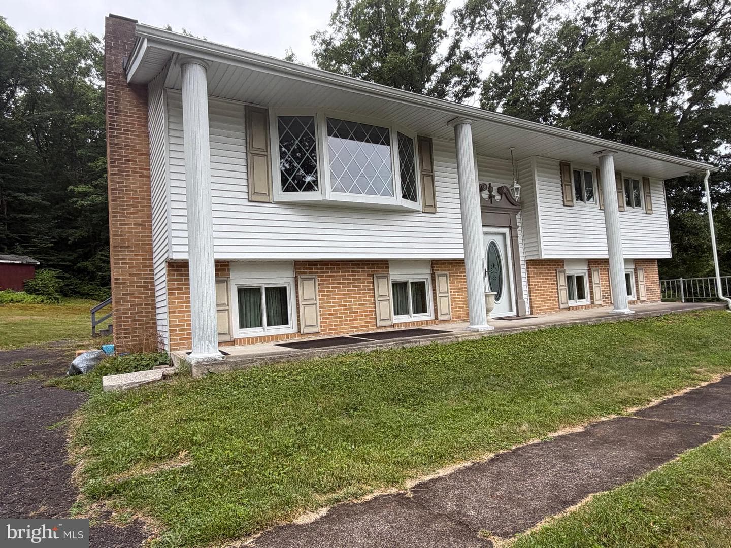 8746 Route 209, Williamstown