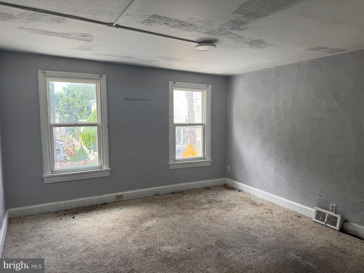 314 Lincoln Street photo 16