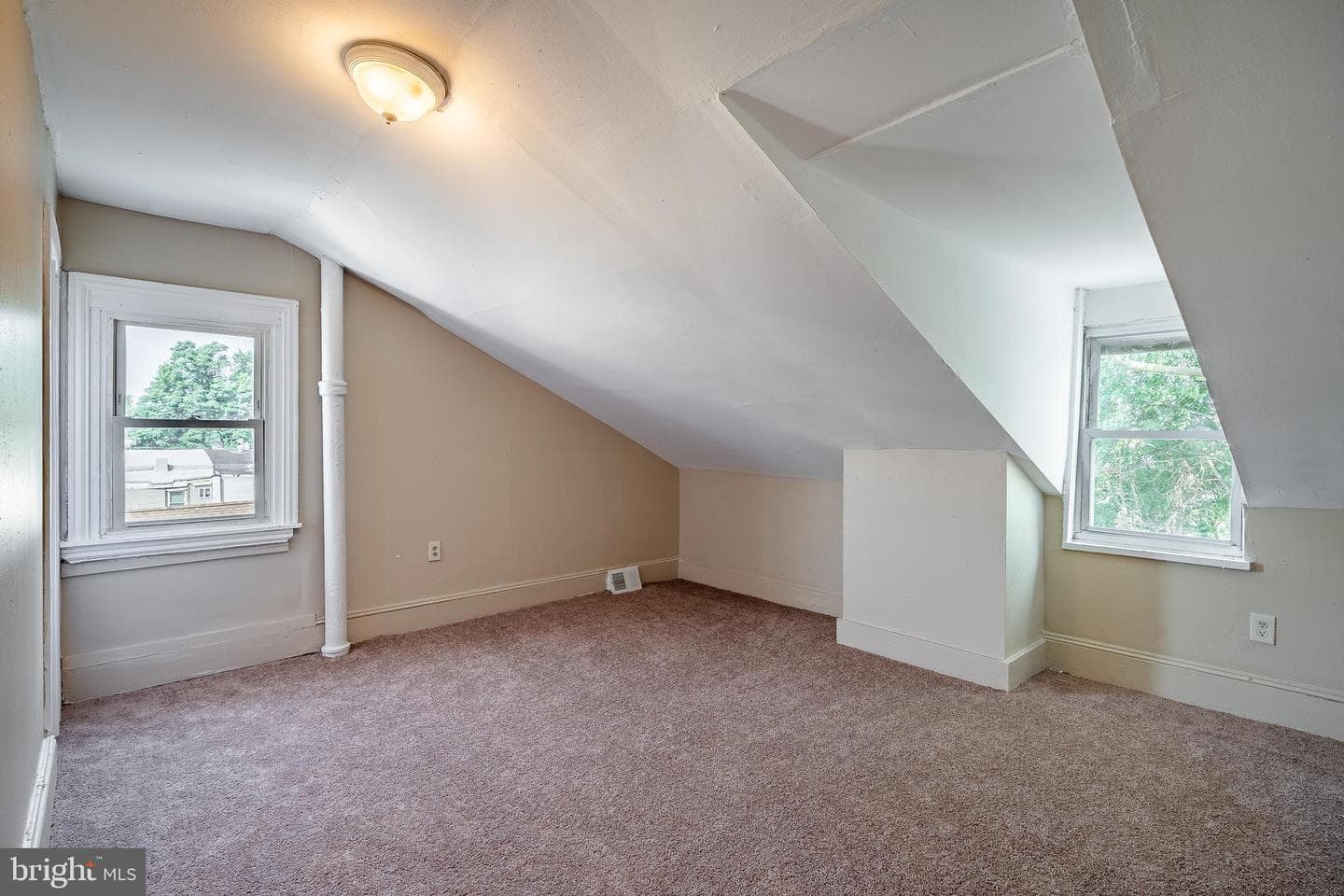 211 N 9th Street photo 25