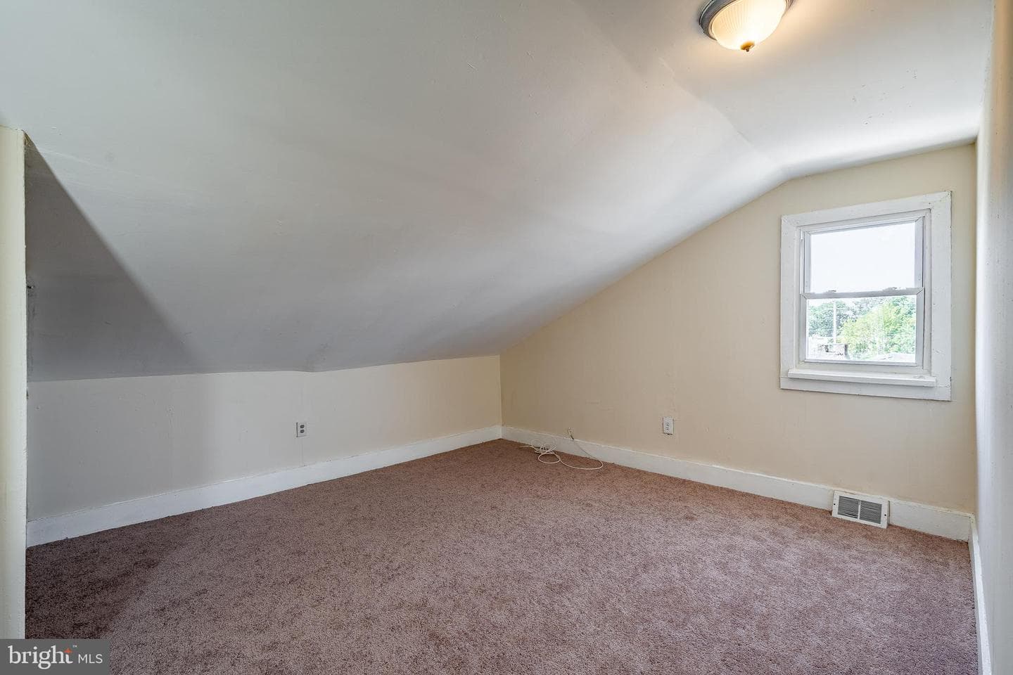211 N 9th Street photo 27