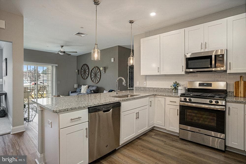 411 Harvin Way photo 3