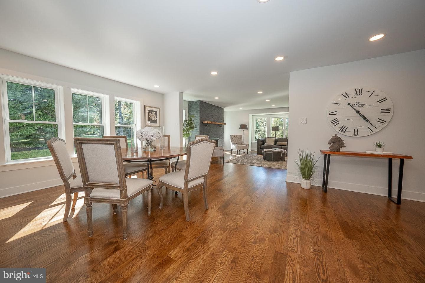 737 Berwood Road photo 12