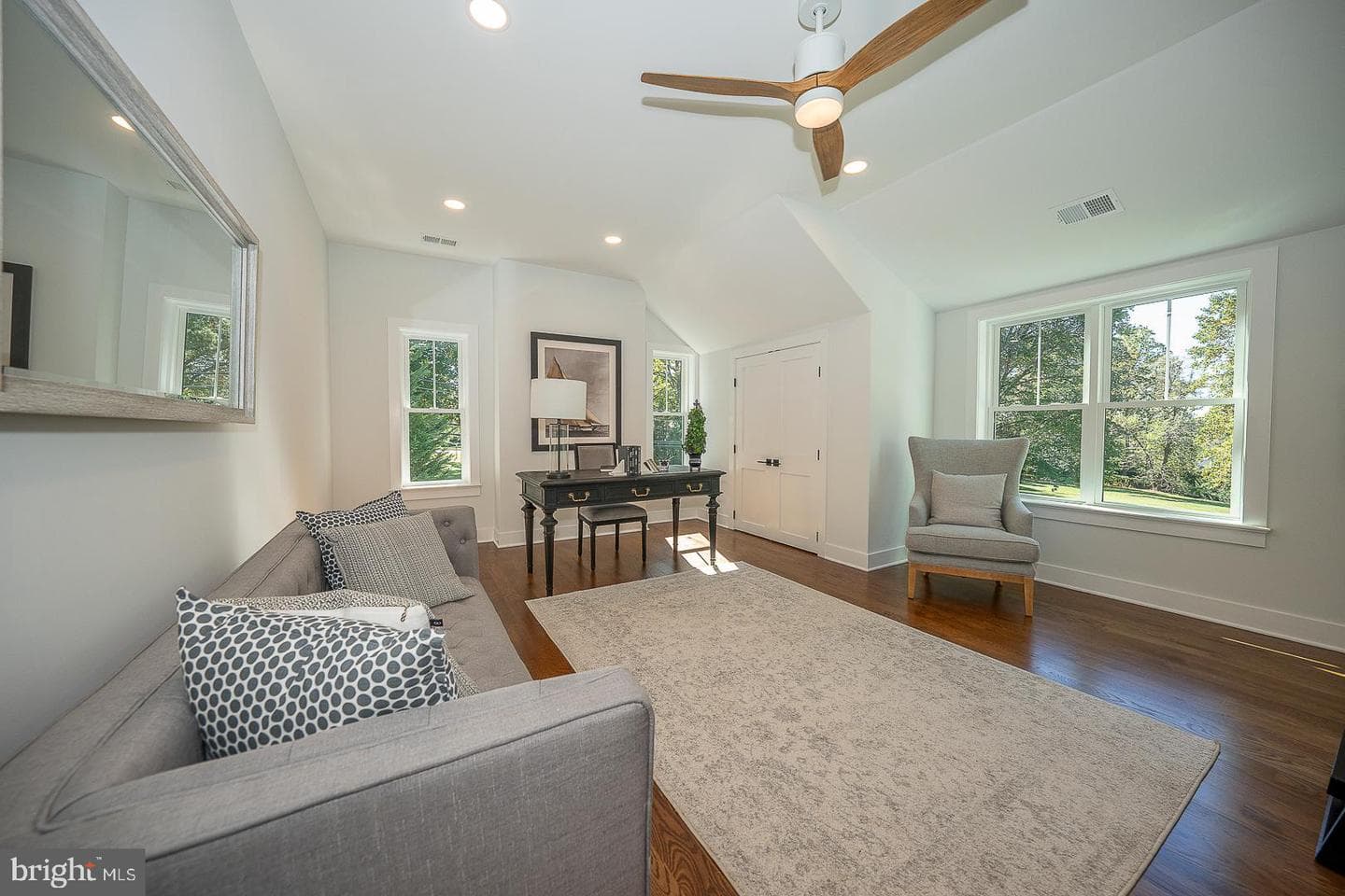 737 Berwood Road photo 23
