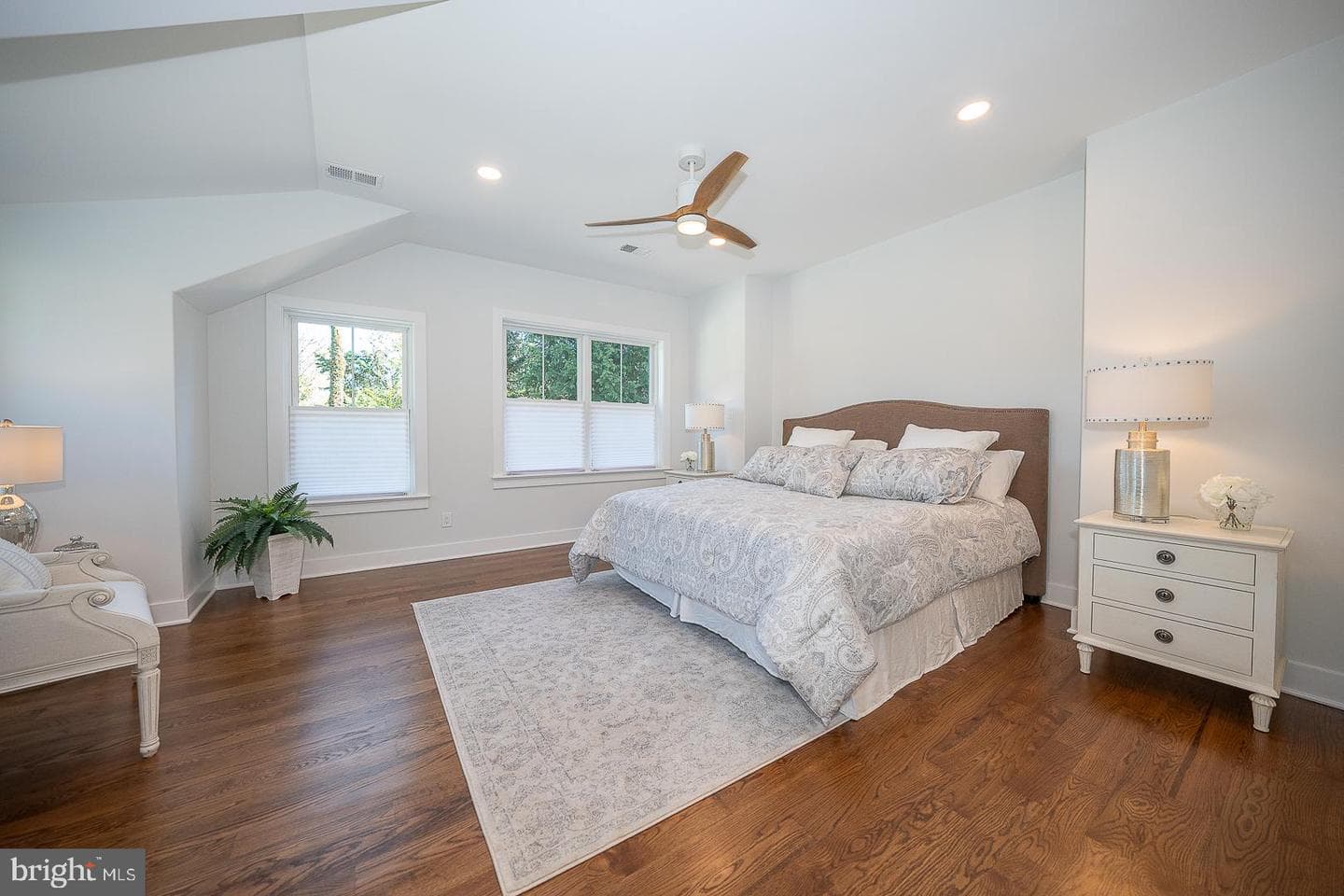 737 Berwood Road photo 29