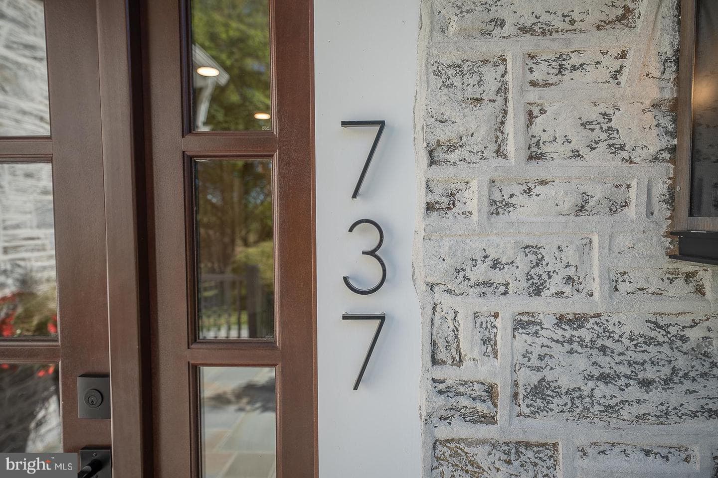 737 Berwood Road photo 4