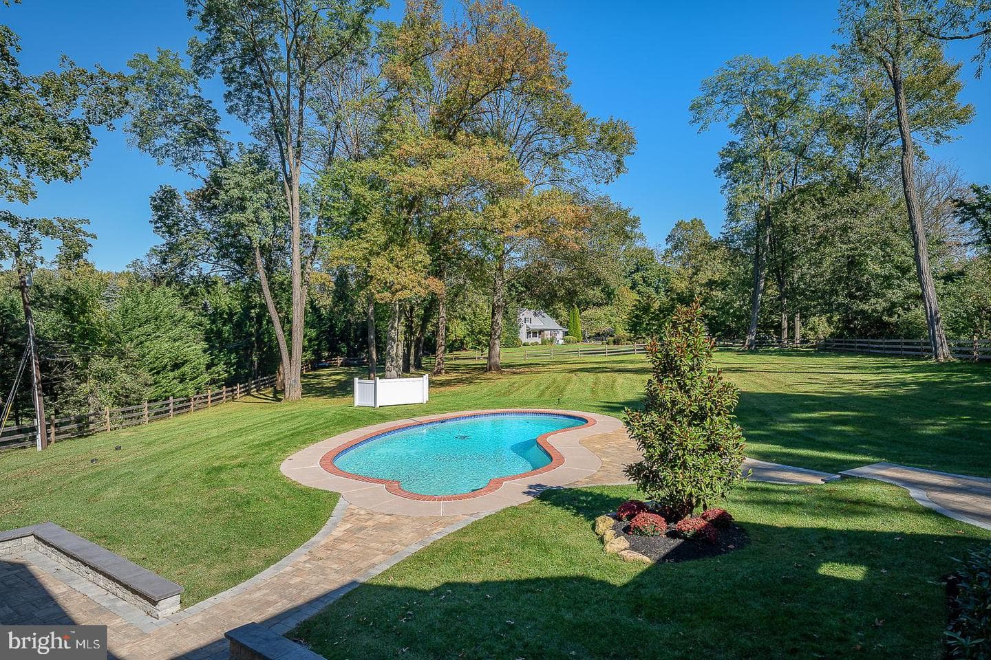 737 Berwood Road photo 41